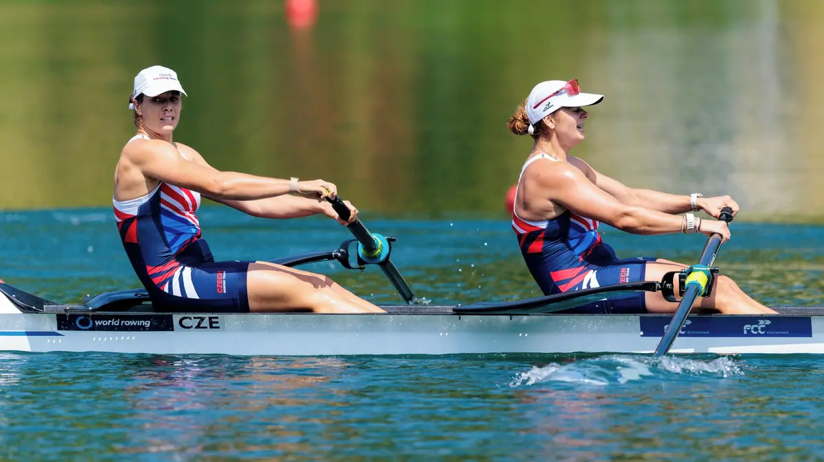 Flamíková se Šantrůčkovou postoupily do semifinále veslařského MS