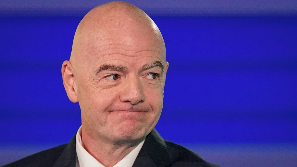 UEFA, AFC a CONCACAF zvažují hlasování o nedůvěře vůči šéfovi FIFA