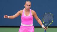 TENIS ONLINE: Nosková povstala, drží naději na zisk první sady. Bejlek v rozhodujícím setu vyhořela a končí. Postup slaví Muchová i Bouzková