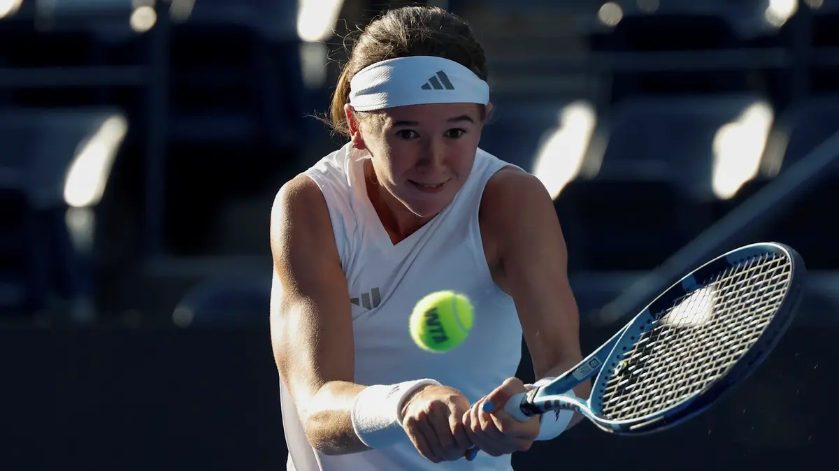 TENIS ONLINE: Bartůňková dominuje, v boji o své první finále na okruhu WTA získala rychle první set