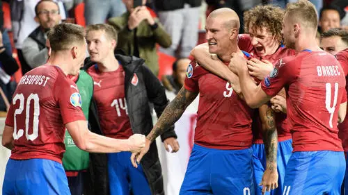 Gigant na kolenou. Českou senzaci řídila nečekaná jména a Krejčí připomíná: Vítězství pro celý národ