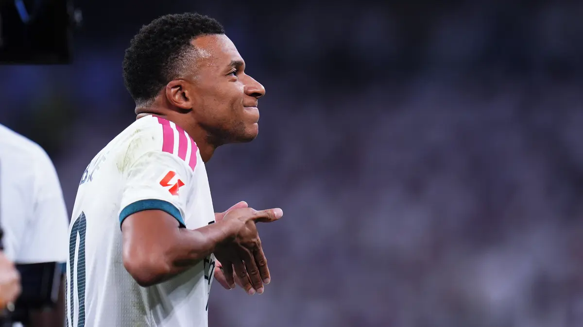 Zrada, Mbappého slova rozdělují reprezentaci, zuří bývalý hráč Paris St. Germain