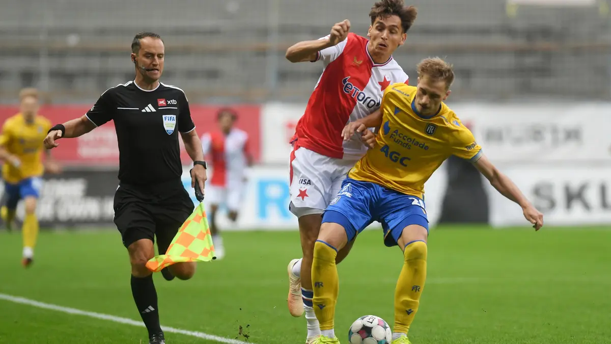 Osm zraněných, všichni by byli v základu. Marodka Slavie se rozšířila o další oporu