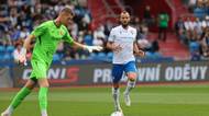 FOTBAL ONLINE: Pardubice vedou nad otřeseným Baníkem a spálily další tutovku, Slavia se představí v Teplicích