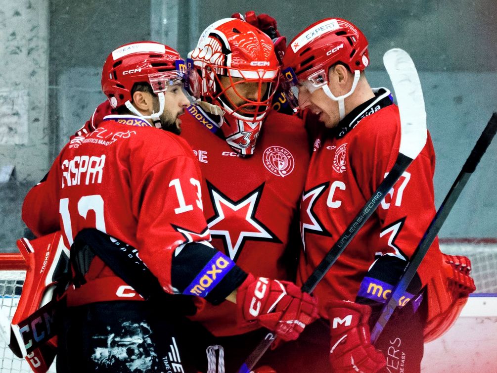 Slavia ztratila třígólový náskok, výhru ale nakonec oslavila - Sport.cz