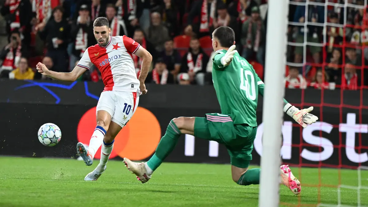 FOTBAL ONLINE: Rázný nástup! Slavia v Lize mistrů vlétla na Lens