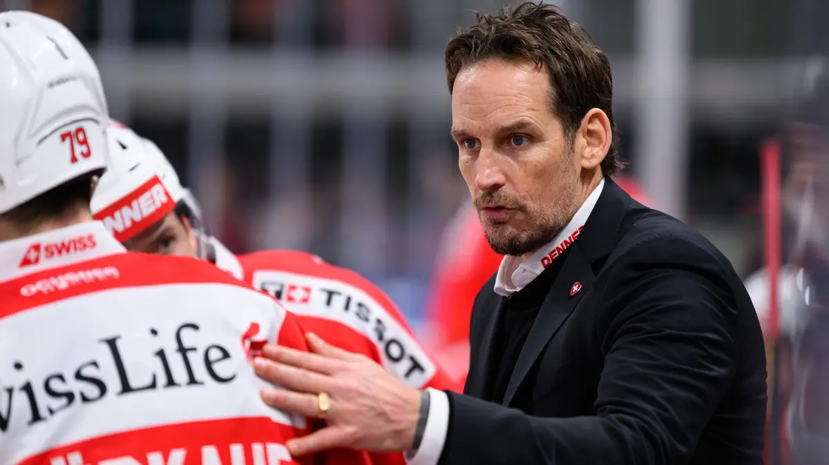 Další tvrdý trest pro vyhozeného kouče Švýcarů. IIHF ho na čtyři roky suspendovala