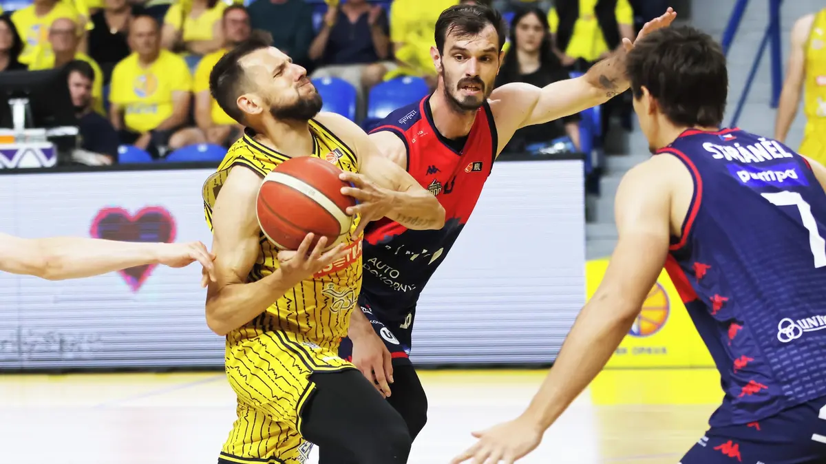 Šaškárna v Brně. Slovenský host odešel z palubovky v průběhu zápasu