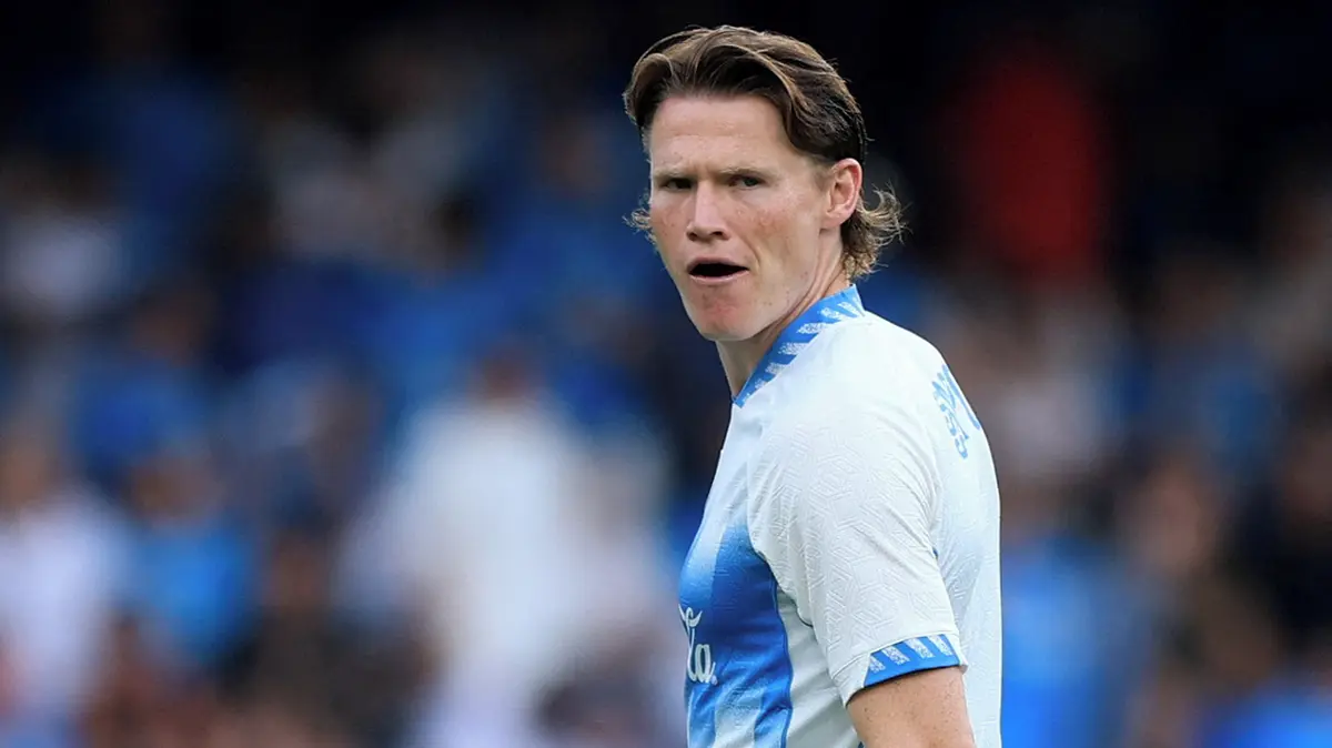 Skotský fotbalista Neapole McTominay je po úspěšném srdečním zákroku