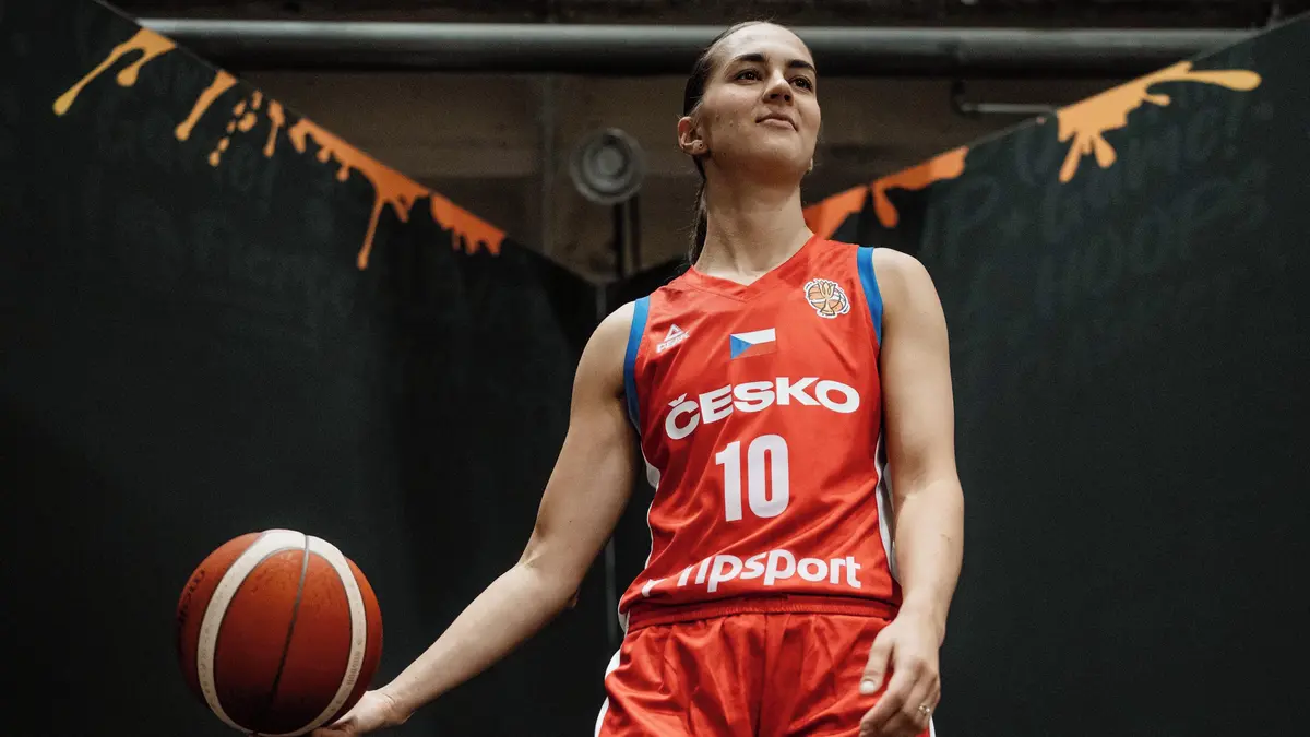 Z opory Hamzové je Joklová. Do zámoří šla s podmínkou propustky na svatbu