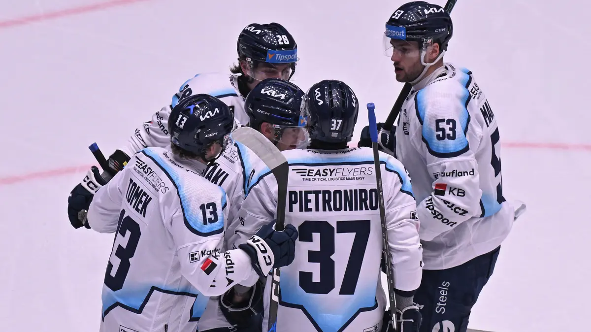 HOKEJ ONLINE: Kladno válí! Třinec už střídá gólmany. Spartu čeká těžká šichta