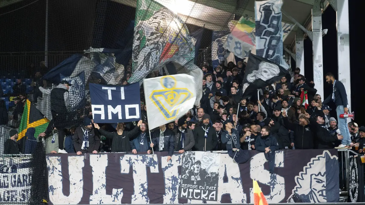 Slavný klub se prodal za jedno euro. Dříve za něj váleli Šmicer nebo Plašil