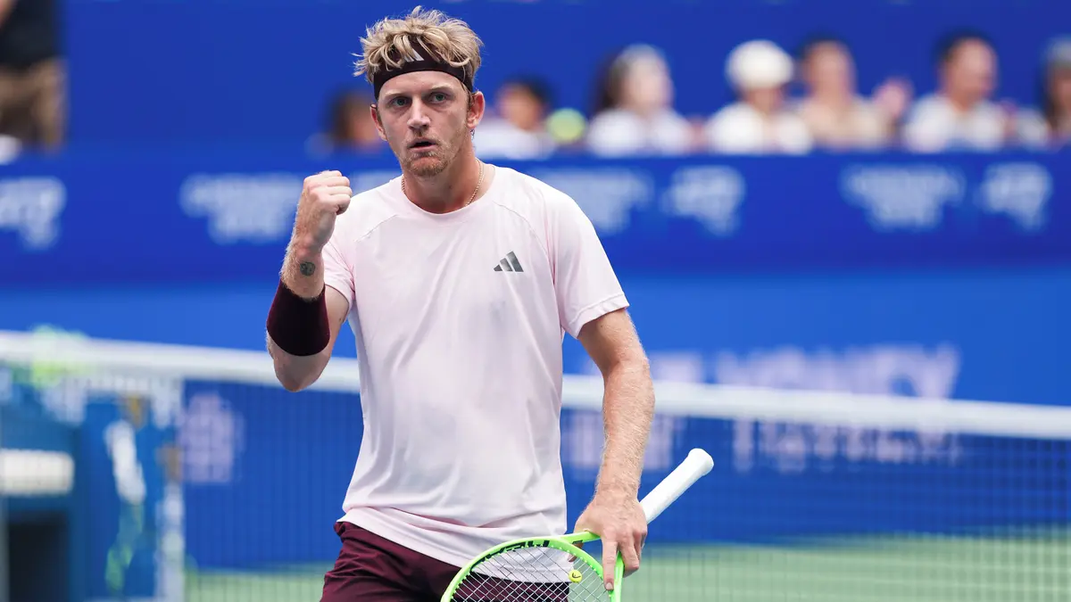 Davidovich získal v Čcheng-tu druhý titul na okruhu ATP. Slaví i Medveděv