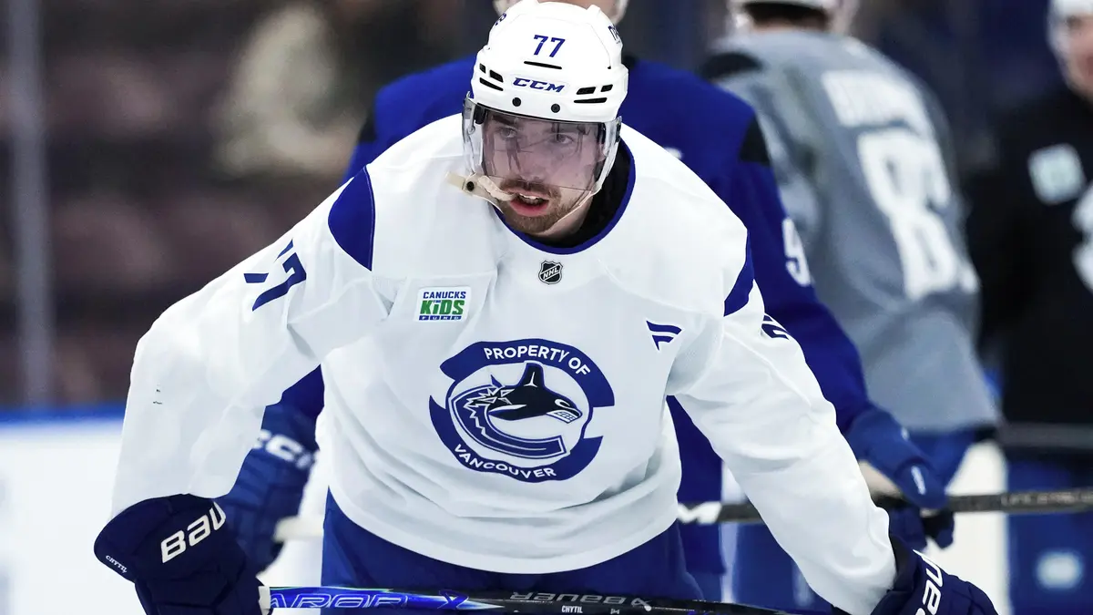 Ohromná smůla českého útočníka v NHL pokračuje. Po srážce se sudím dohrál