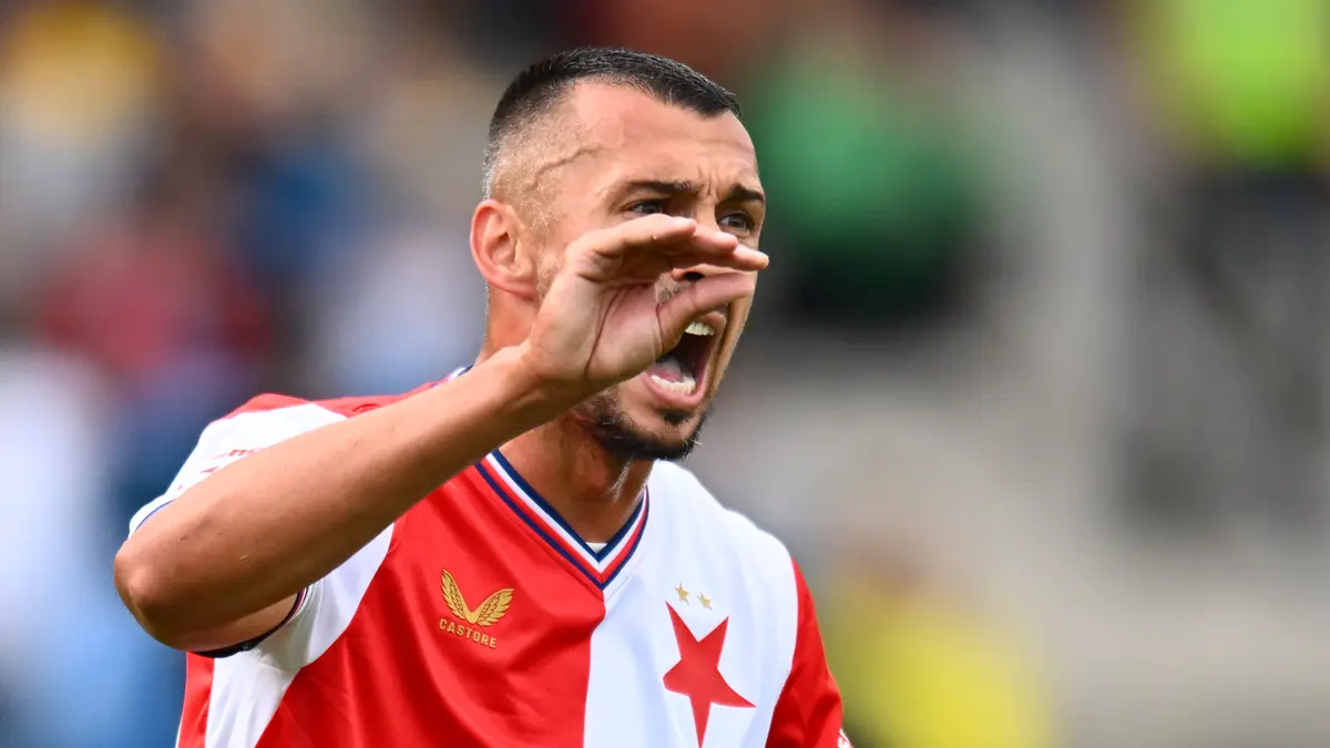 FOTBAL ONLINE: Slavia nasázela Varnsdorfu už pět gólu, Schranz dal hattrick. Vedou i další ligové týmy