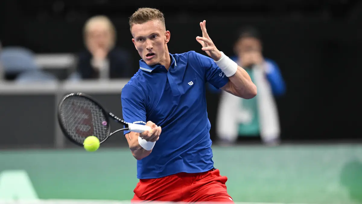 TENIS ONLINE: Lehečka bojuje v rozhodujícím duelu o český postup