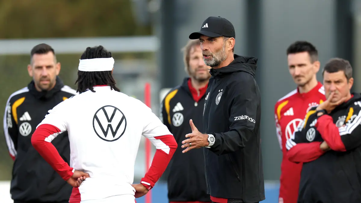 Klopp vládne tvrdou rukou. V německém nároďáku zavádí netradiční a přísná pravidla