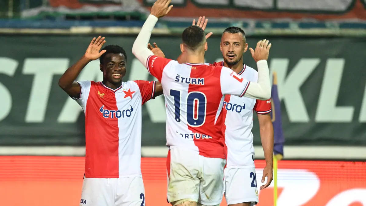 FOTBAL ONLINE: Slavia přidává ve Varnsdorfu druhý gól, brzkou branku dala také Zbrojovka
