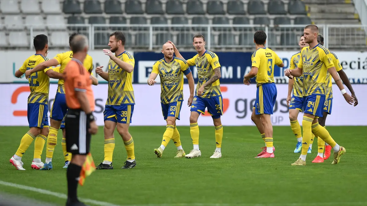 FOTBAL ONLINE: Sparta trefila břevno! Zlín bleskově udeřil, Teplice vyloupily Hradec