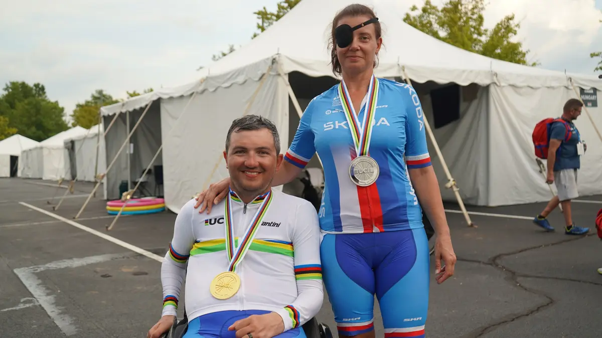 Zlato navzdory handicapu. Česká cyklistika má mistra světa