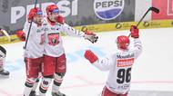 HOKEJ ONLINE: Pardubice opět neuspěly, i druhý gól zrušilo video. Brno prohrává. Sparta inkasovala