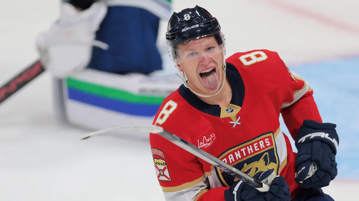 Historický výkon přinesl Bradymu Tkachukovi ocenění pro nejlepšího hráče týdne NHL