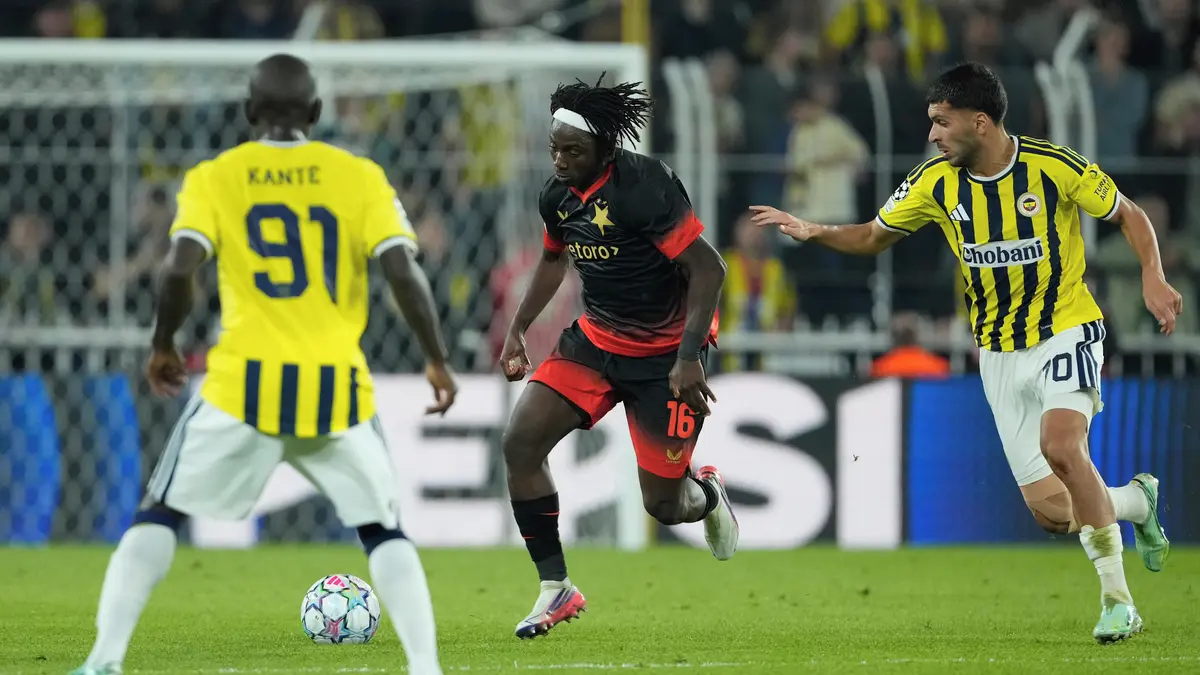 Fenerbahce bude po operaci kolena chybět tři měsíce záložník Asensio