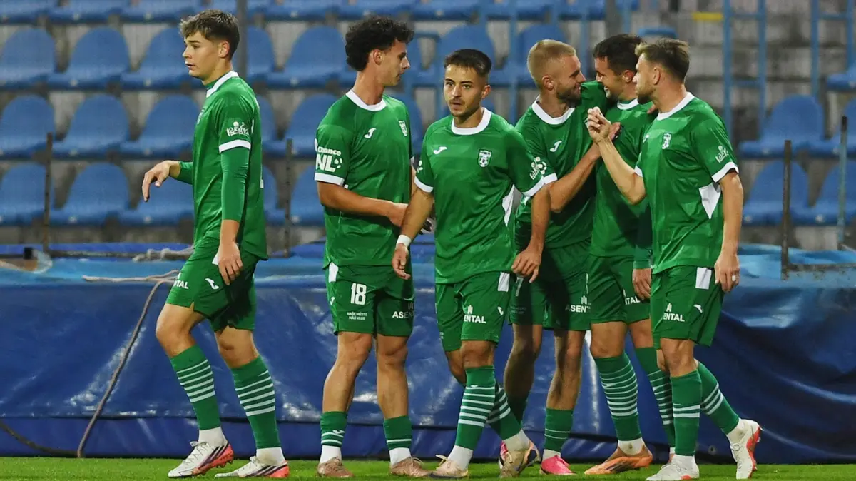 Karviná si pojistila vedení ve druhé lize. Dukla opět klopýtla