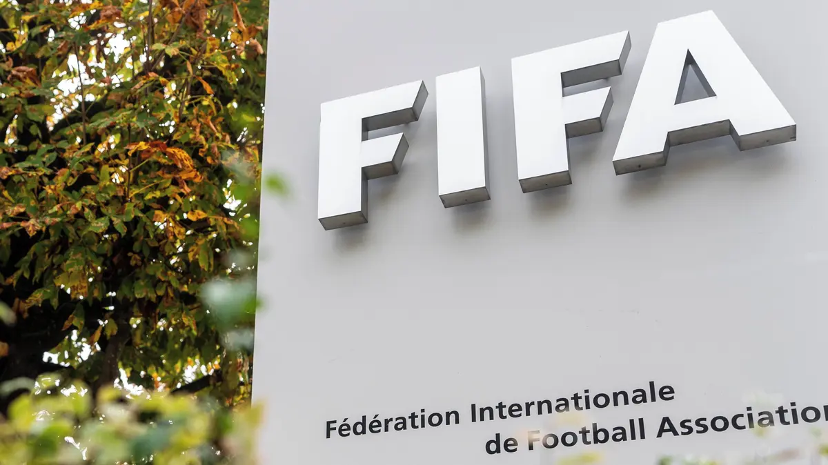 Znásilnil jedenáctiletého fotbalistu. Po vězení znovu pracoval s dětmi, FIFA mu přitvrdila trest