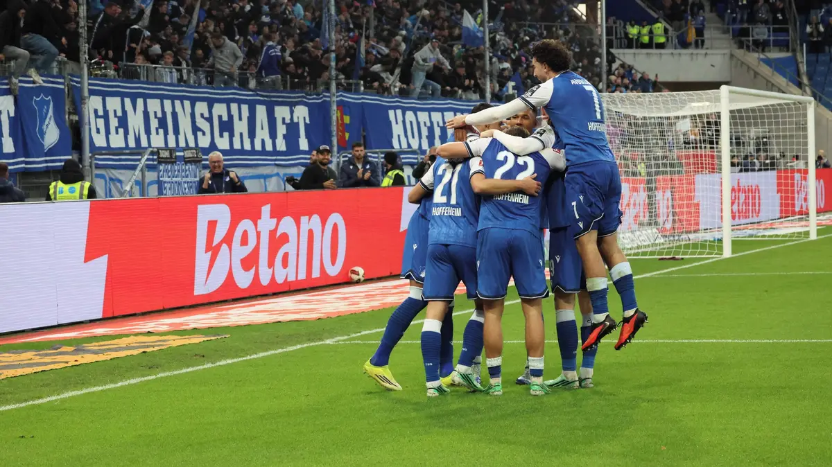 Schick vyšel poprvé naprázdno, Leverkusen vyfasoval v Hoffenheimu tři góly