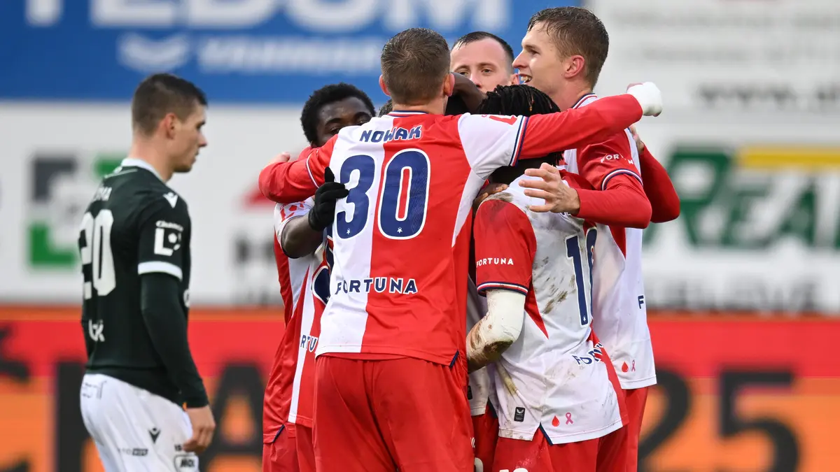 FOTBAL ONLINE: Slavia se dočkala a vede. Artis otáčí skóre, Teplice navyšují náskok