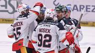 HOKEJ ONLINE: Pardubice po obratu odskakují! Stoprocentní Třinec zase válí, Liberec demoluje soupeře