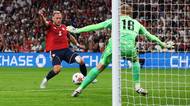 Bizarní a směšný, řekl bývalý reprezentant Anglie o vlastenci Coufala