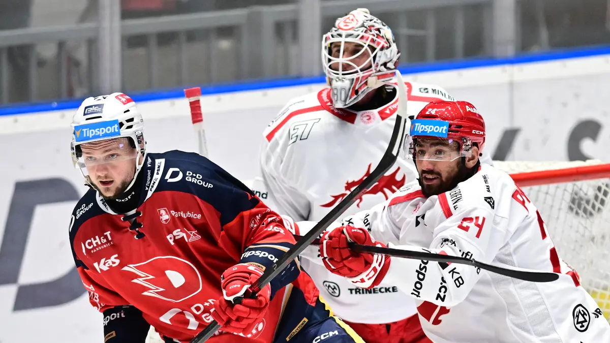 HOKEJ ONLINE: Pardubice se ve šlágru rychle ujímají vedení. V Budějovicích se dlouho nehrálo