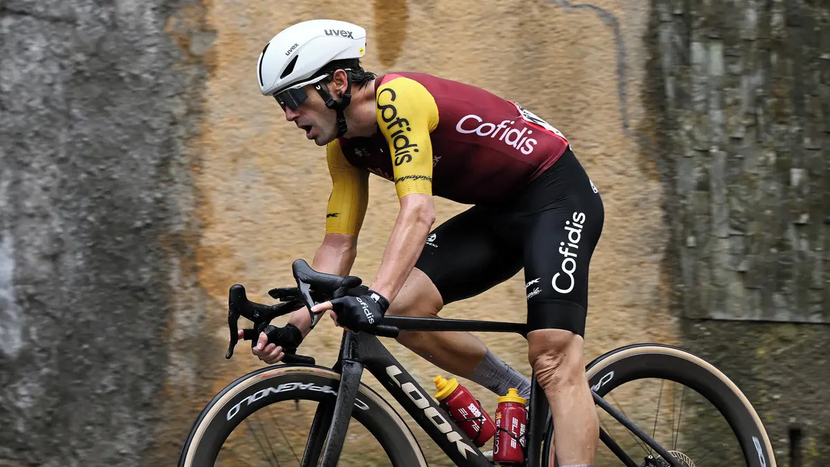 Vážné zranění ho nezastaví. Cyklistický šampion se odmítá vzdát rozlučky
