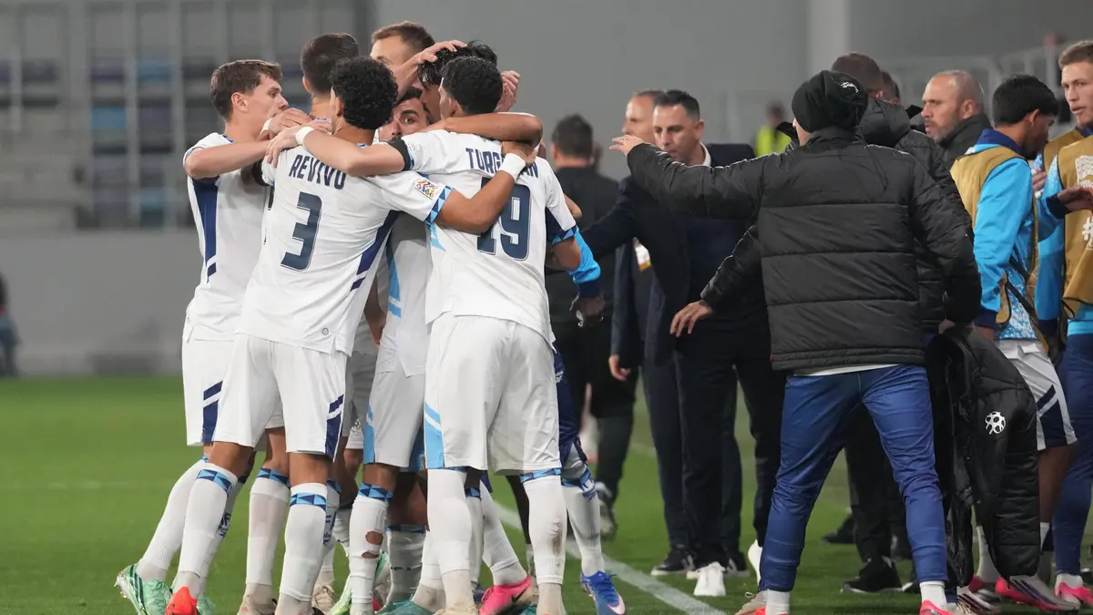 UEFA prověří údajný plivanec v zápase Irska s Izraelem v Lize národů