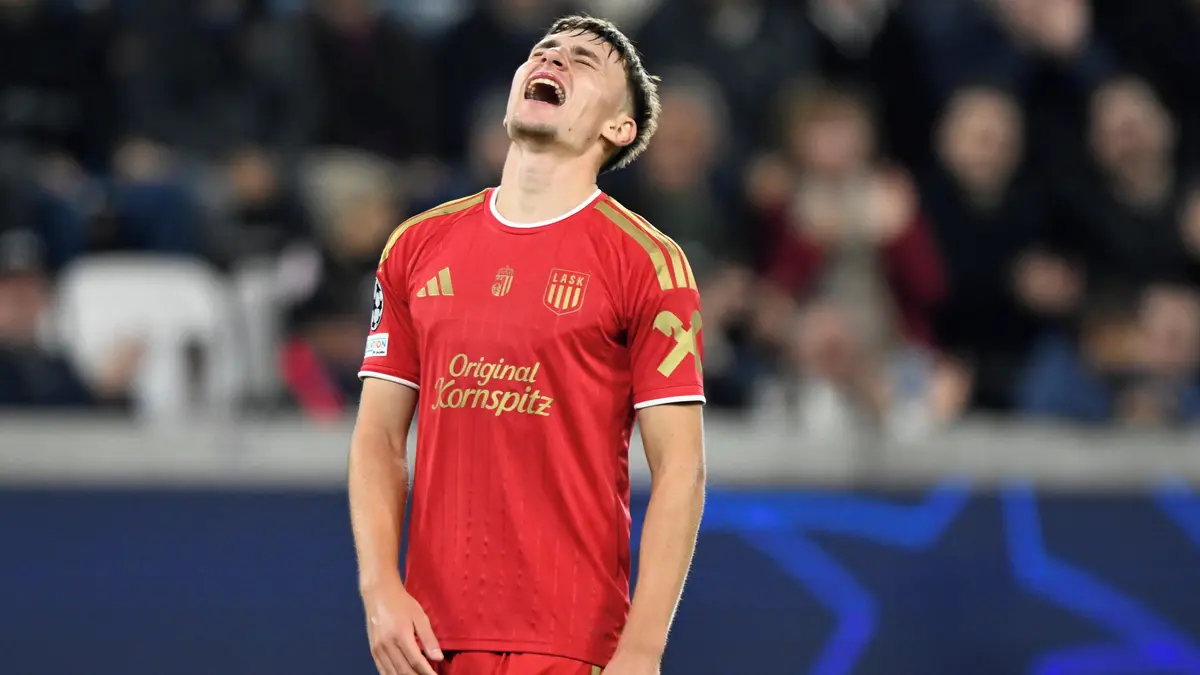 Daněk o večeru s Liverpoolem. Na hřišti dostal lekci, po zápase ukořistil cenný suvenýr