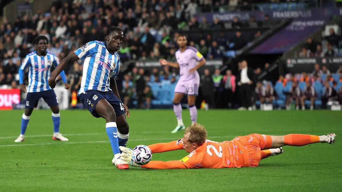 Horníček zavinil penaltu, Newcastle schytal u nováčka čtyřku