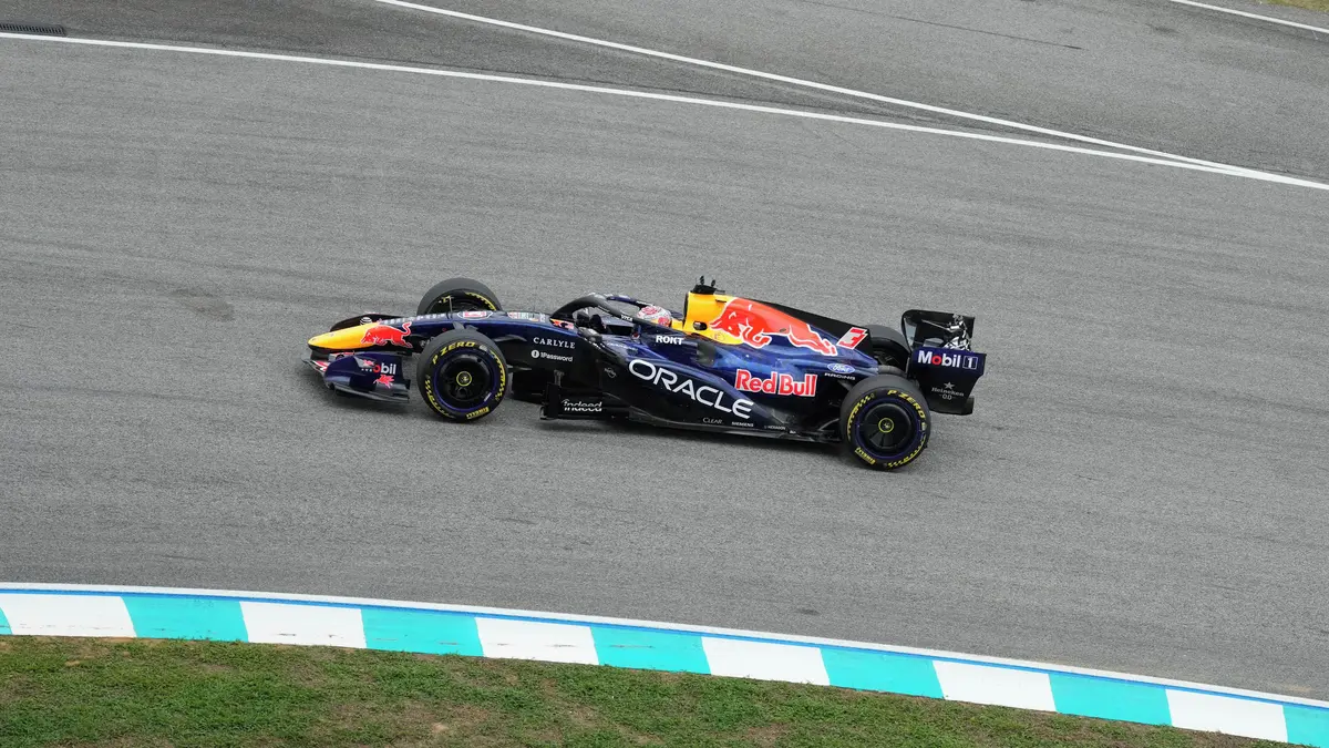 Suverénní Verstappen si v Malajsii dojel pro první sezonní pole position