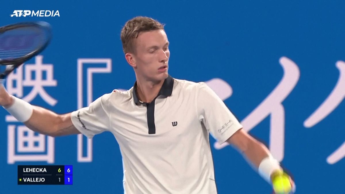 Jiří Lehečka Dominates Vallejo to Reach Tokyo Semifinals