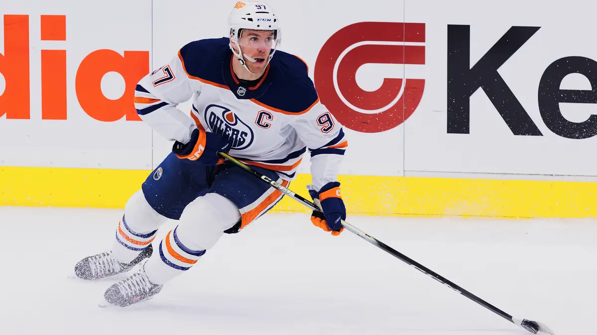 McDavid dál řádí. Pastrňák se tlačí mezi elitu