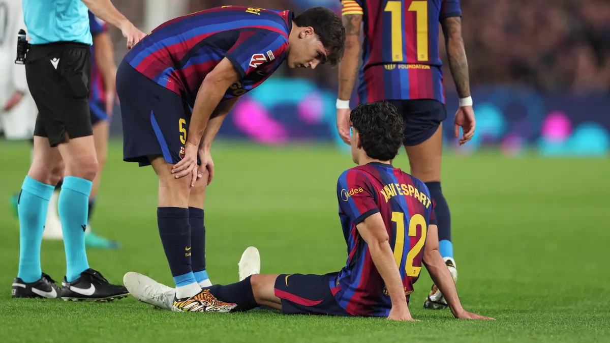 Problém pro Barcelonu. Po El Clásiku přišla o dalšího obránce