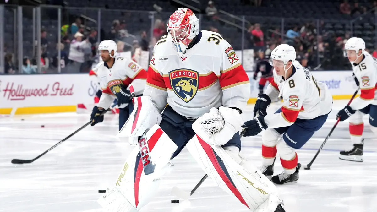 NHL má nového brankářského rekordmana, premiéra mu ale zhořkla