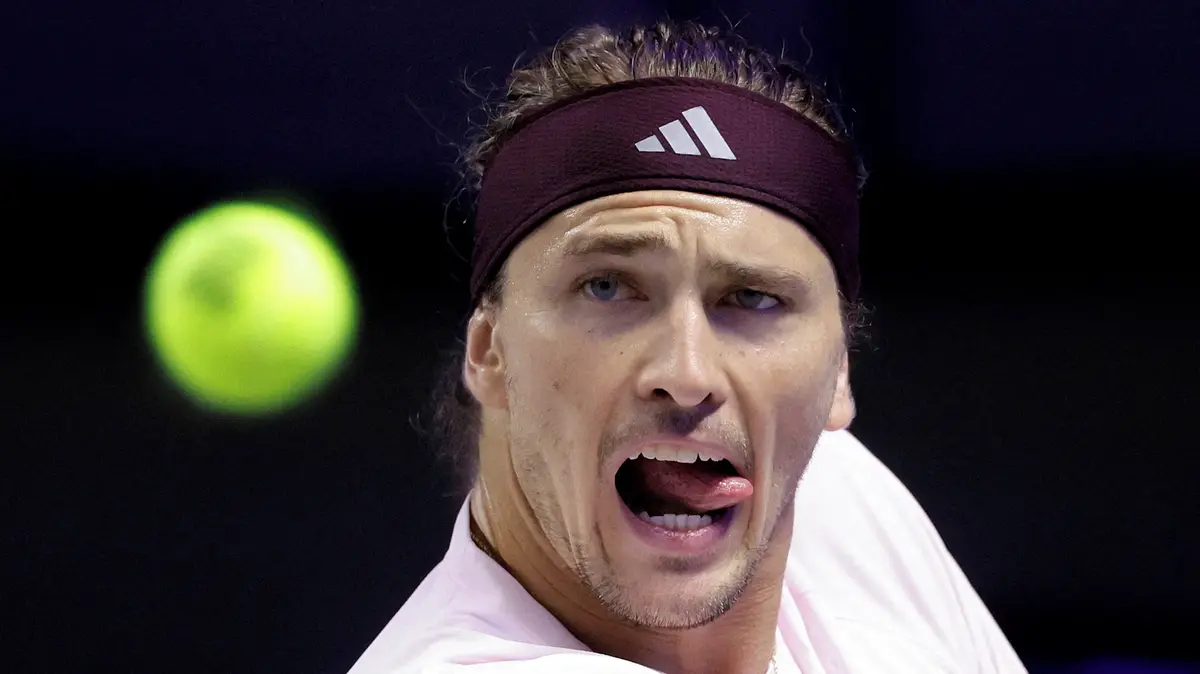 Zverev odvrátil čtyři mečboly a ve Vídni ho od světového trůnu dělí jedna výhra
