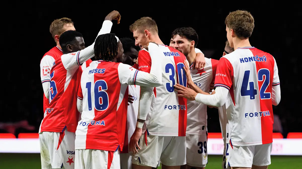 Provod na tribuně, hvězda bez čísel i dvojka v laufu. Asistent Slavie promluvil