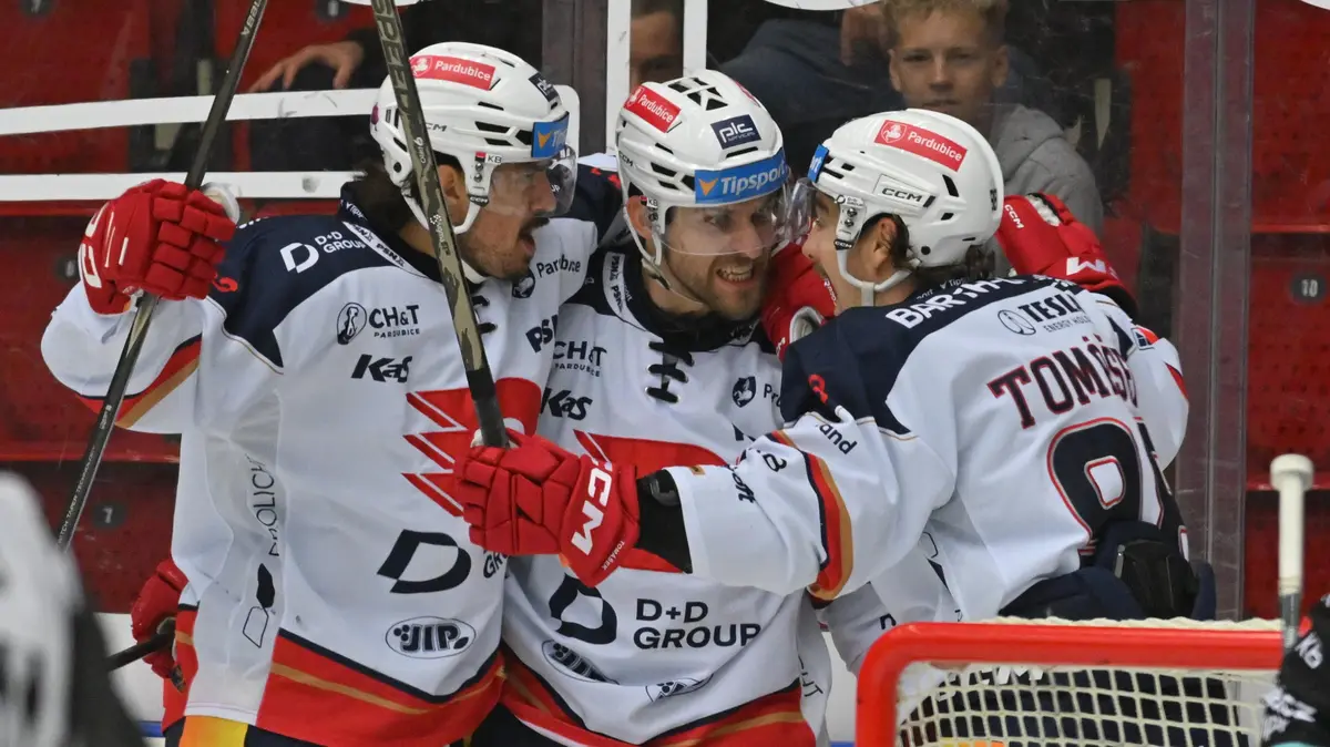 HOKEJ ONLINE: Pardubice přichází o vedení! Kladno bleskově vyrovnává, Sparta přidala další branku